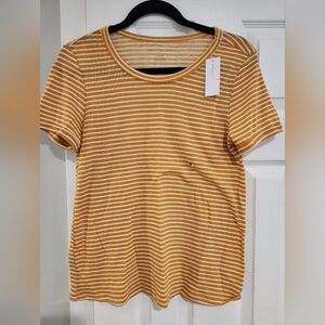 Women's Old Navy t-shirt yellow Medium NWT